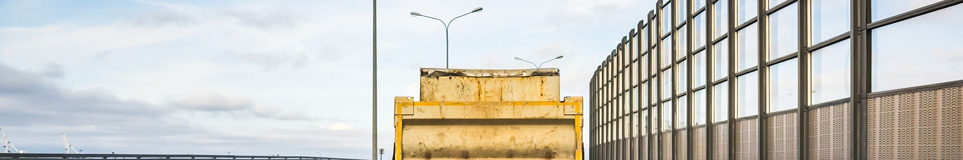 Hazards of Tailgating for Light Commercial Vehicles